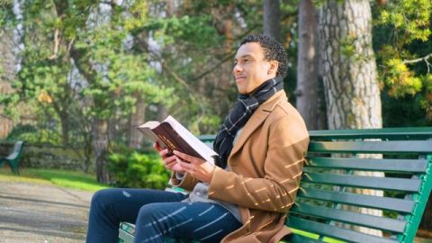 Mga Pagninilay-nilay Tungkol sa Paghahangad ng Pangalan at Pakinabang